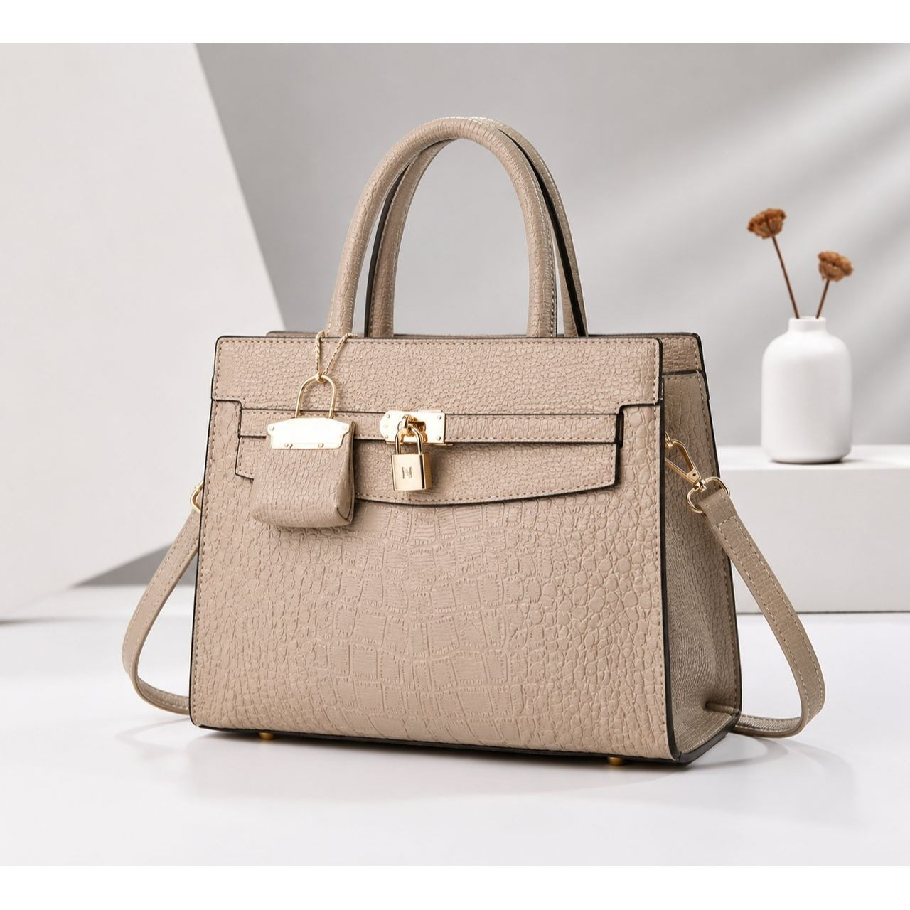 Fine Elegant top handle handbag for classy women