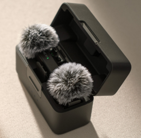 DJI Mic Mini 2-Person Wireless Microphone System (2 Transmitters + 1 Receiver)