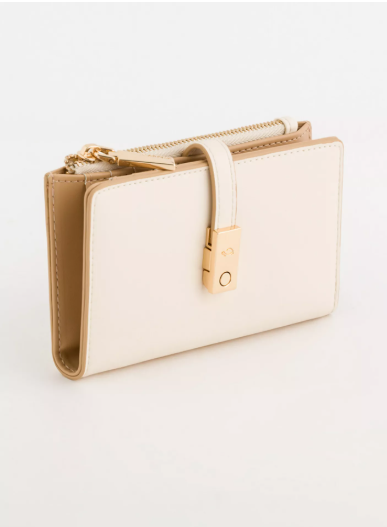 Carpisa Petunia Plain Wallet with Zipper closure | 14 X 1 X 9 CM - Cream