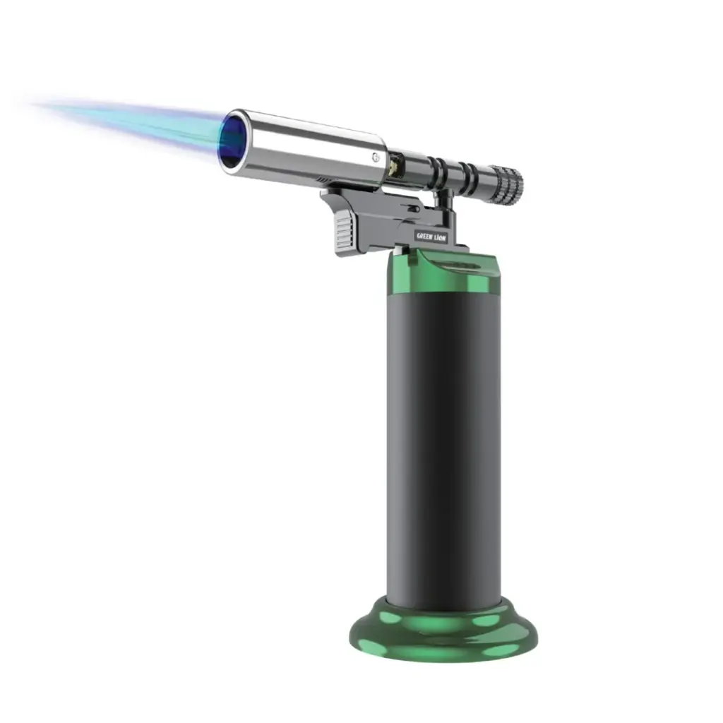 ولاعة "Green Lion Jet Flame Pro" تعمل بالبوتان ومقاومة للرياح، مزودة بلهب نفاث قابل للتعديل يصل إلى 1300 درجة مئوية – لون أسود.